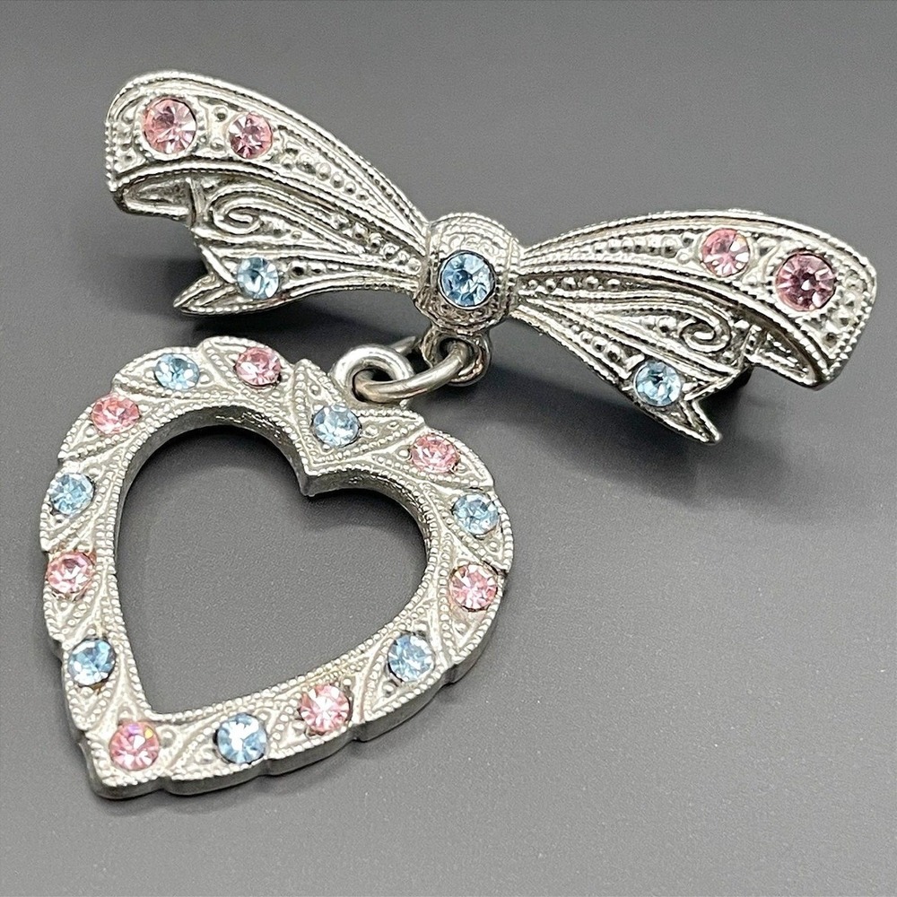 Vintage Silver Tone Bow Dangle Rhinestone Clear Heart Brooch Pin Unsigned Retro